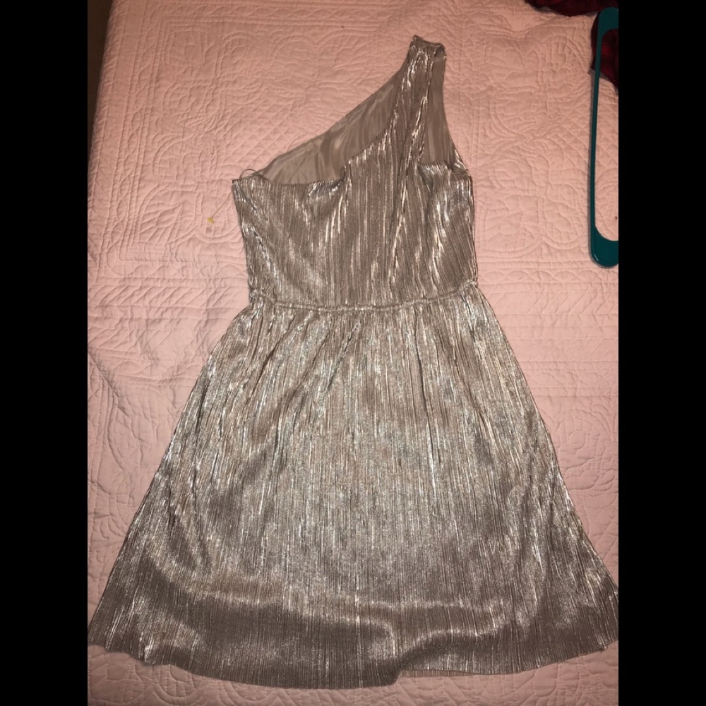 Beautiful Express Gold Shimmering Disco Dress - Picture 3 of 3